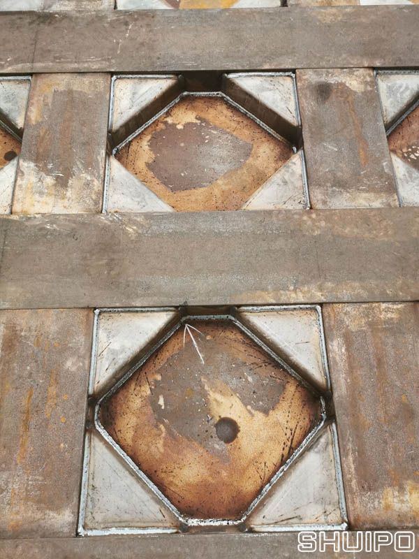 廂板智能焊接機器人焊接效果(重汽現場) 廂板智能焊接機器人焊接效果(重汽現場)