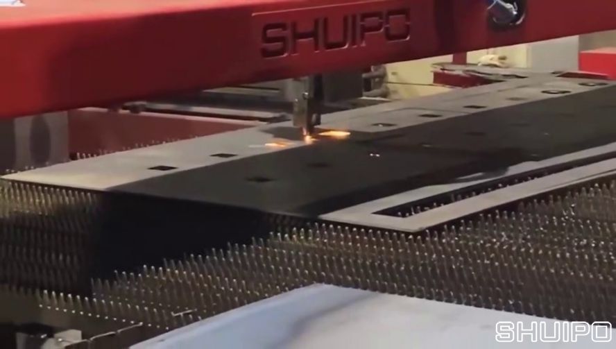 大臺面激光切割機(jī)12 大臺面激光切割機(jī)12